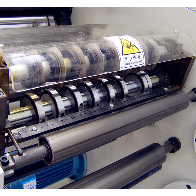 Machine de découpe rotative pour étiquette vierge