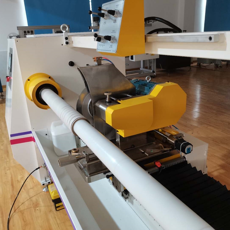 Coupeur de rouleau de machine de découpe de papier à arbre unique automatique