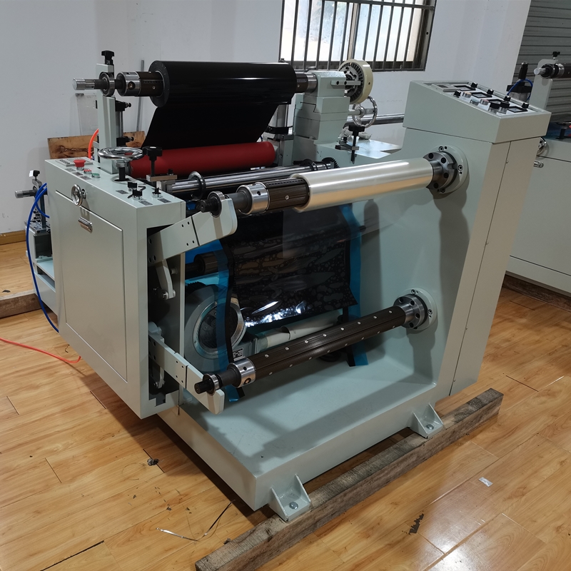 Machine automatique de stratification et de refendage de film de PVC