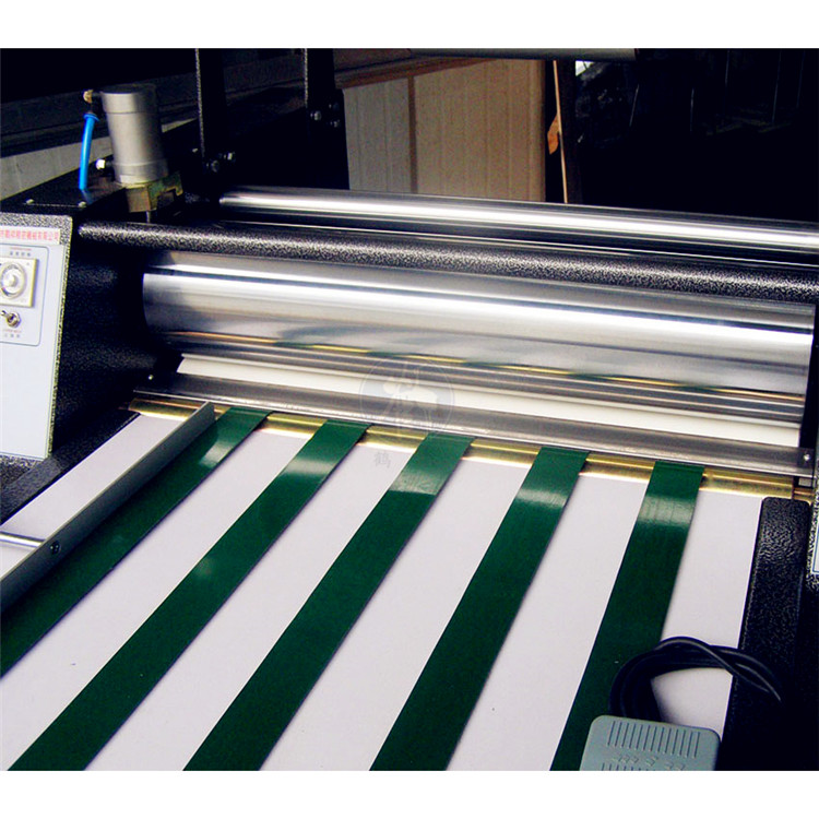 Machine de revêtement de film de pelliculage de papier de laminateur de rouleau de film plastique de BOPP thermofusible